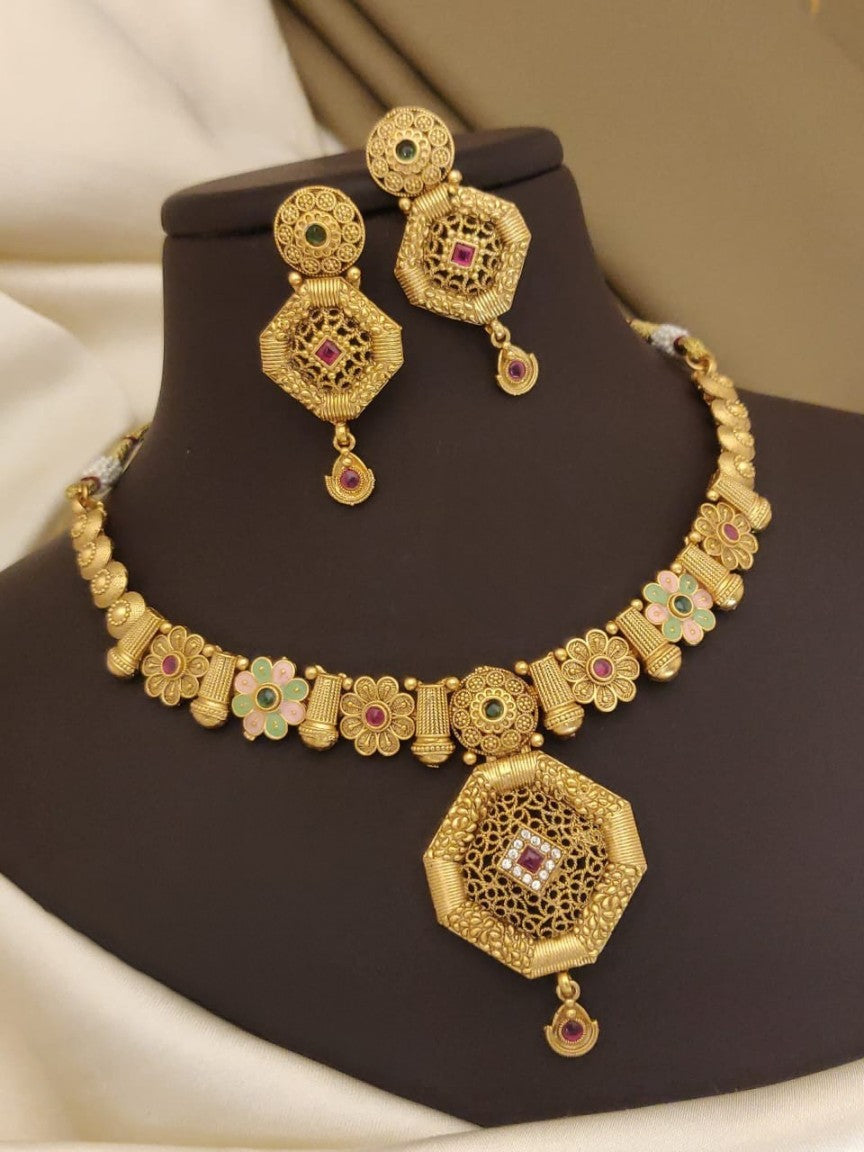 elegance revived: antique necklace set with earrings - timeless beauty for modern glamour