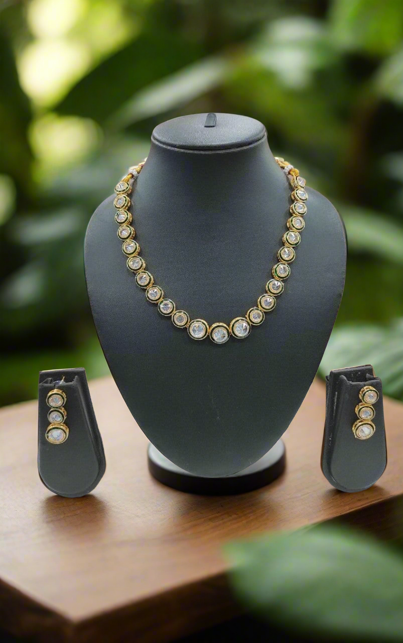 elegant kundan necklace: timeless beauty