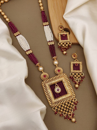 Enchanting Radiance Unveiled: Discover the High Gold Antique Pendal Set