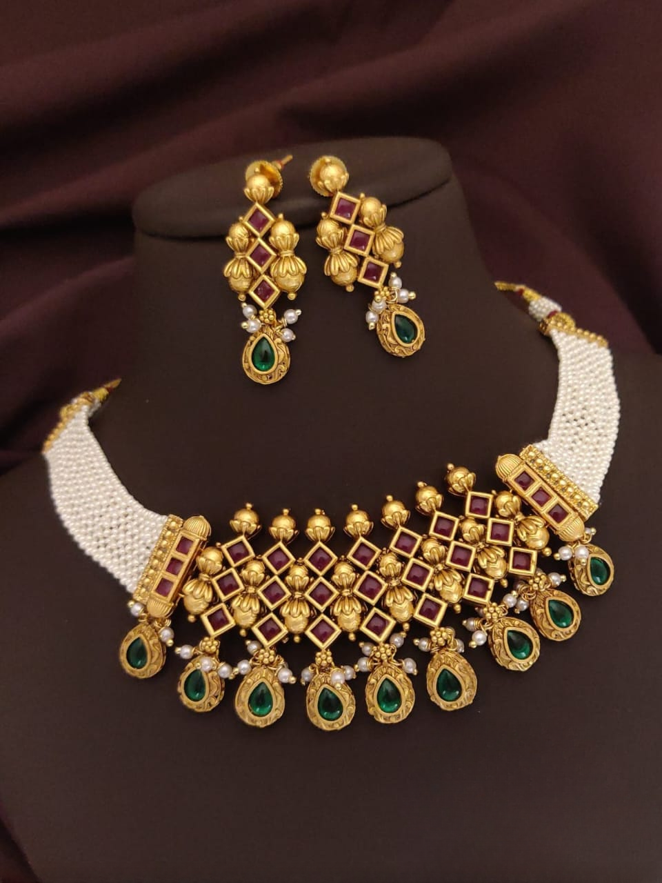 radiant royalty: kundan choker jewelry set with earrings for timeless elegance