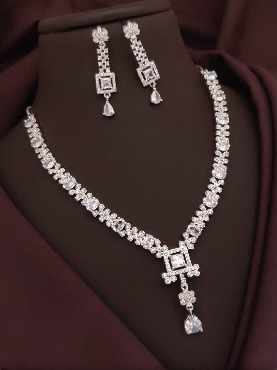 sparkling american diamond necklace - classic elegance