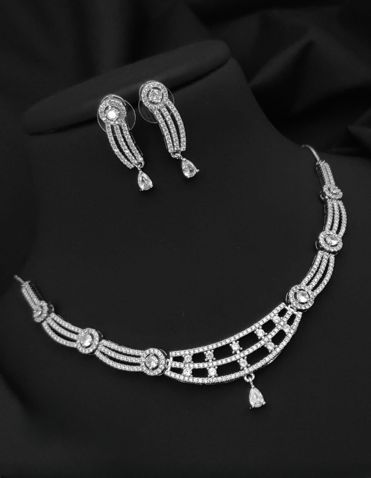 radiant silver splendor: american diamond necklace collection